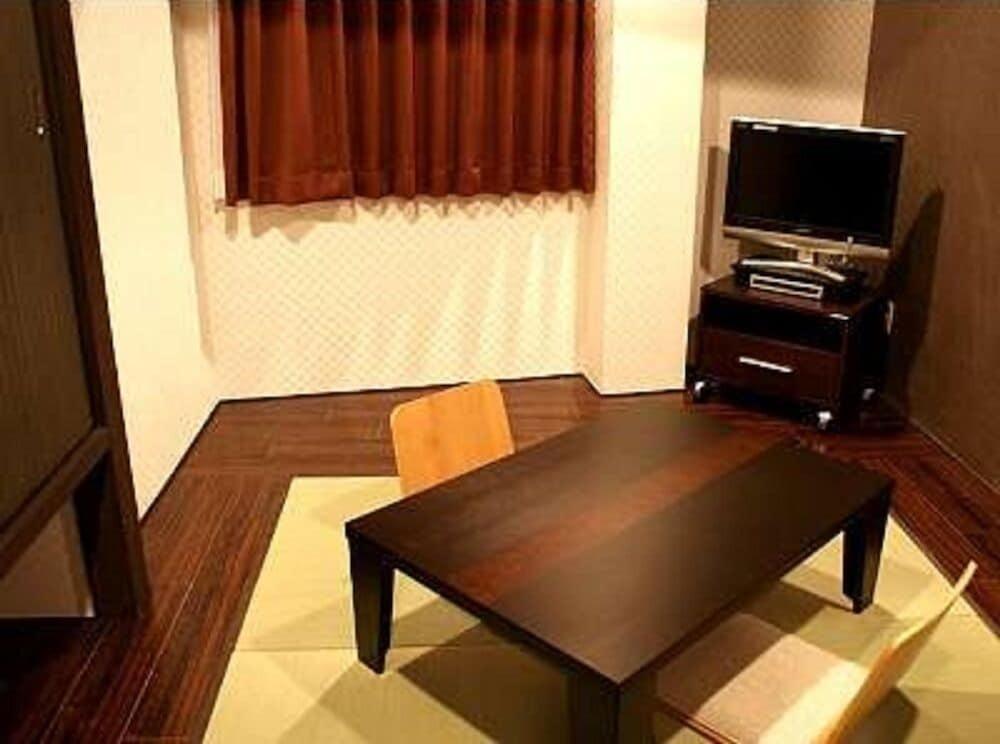 סואיטה Hotel Livemax Budget Esaka מראה חיצוני תמונה