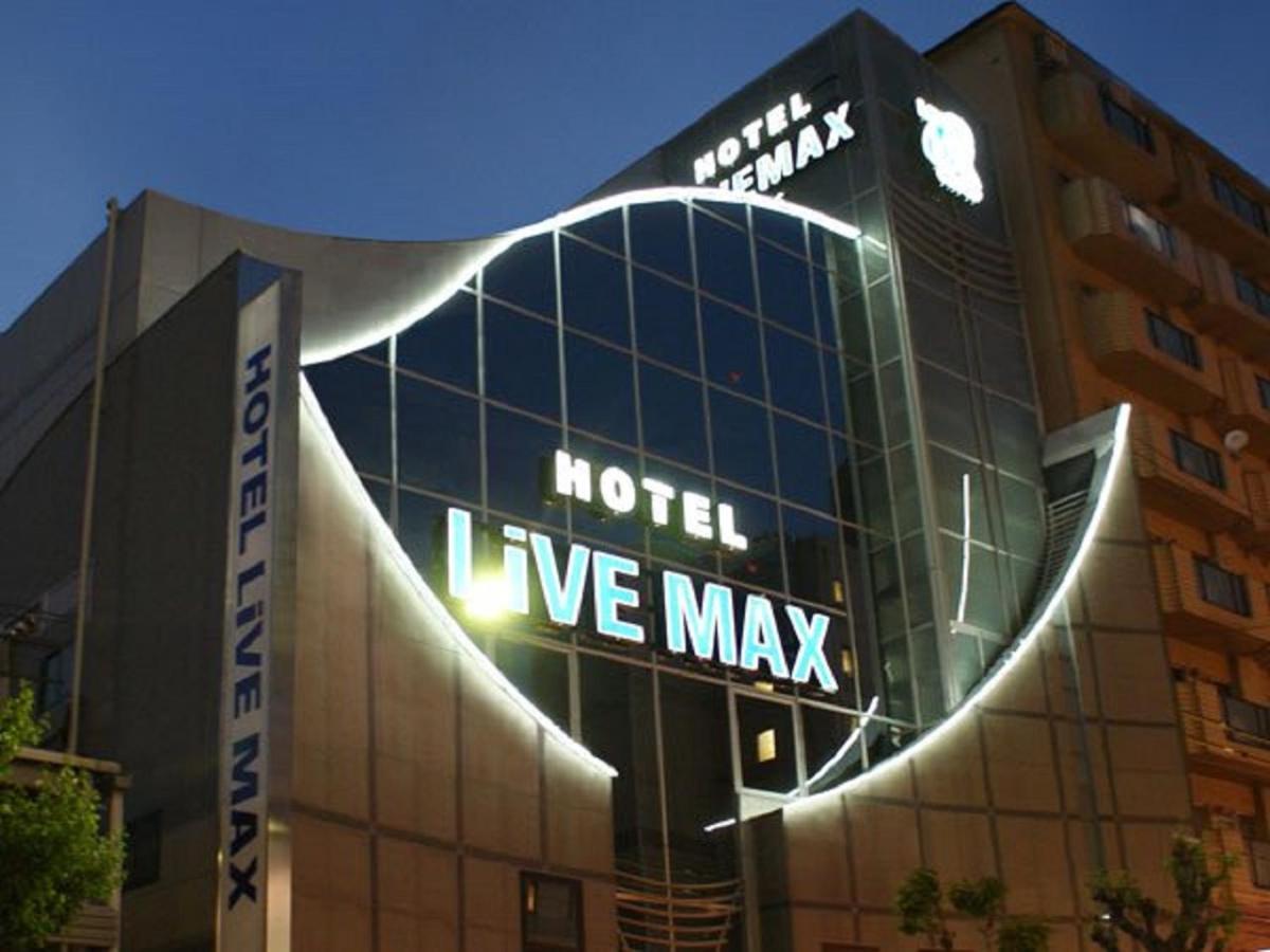 סואיטה Hotel Livemax Budget Esaka מראה חיצוני תמונה