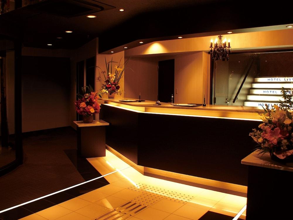 סואיטה Hotel Livemax Budget Esaka מראה חיצוני תמונה