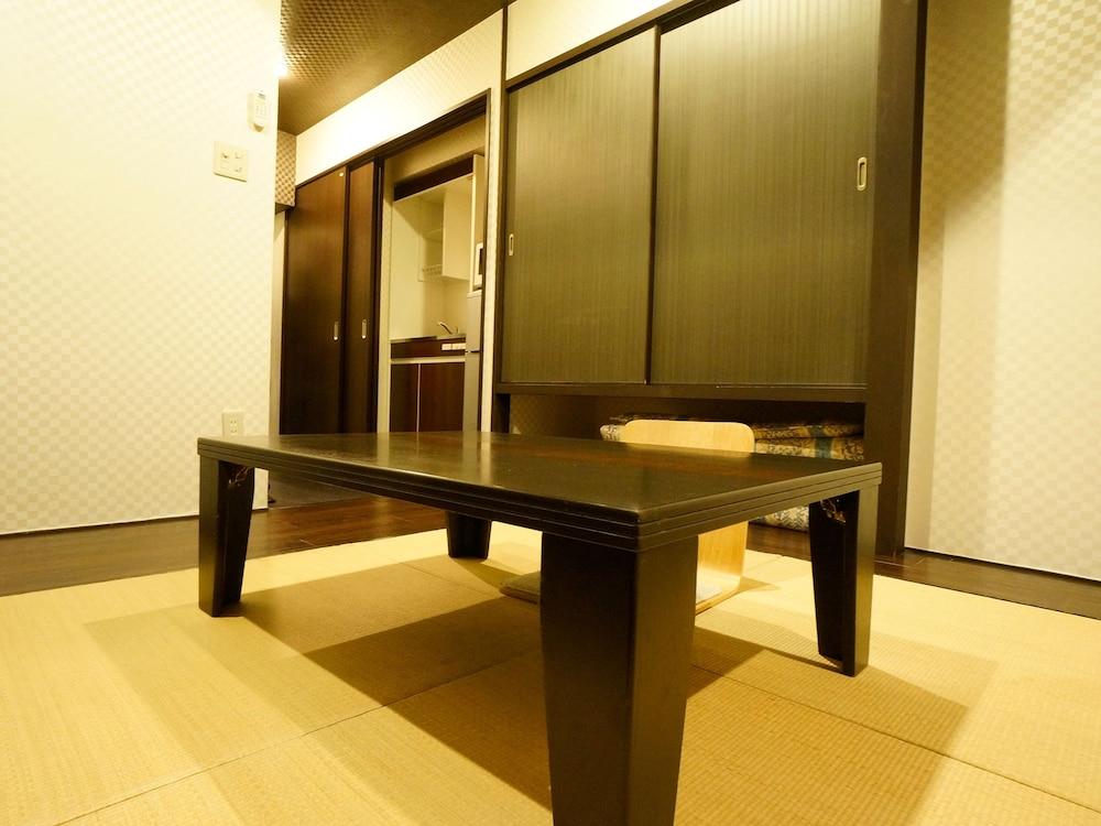 סואיטה Hotel Livemax Budget Esaka מראה חיצוני תמונה
