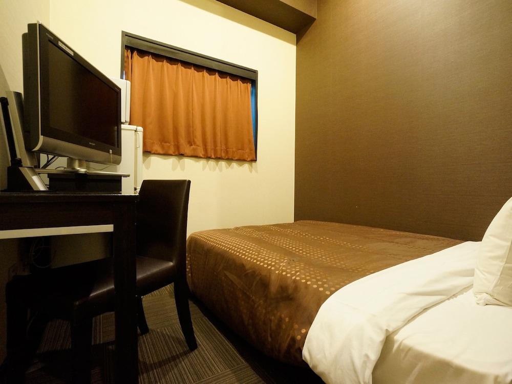 סואיטה Hotel Livemax Budget Esaka מראה חיצוני תמונה