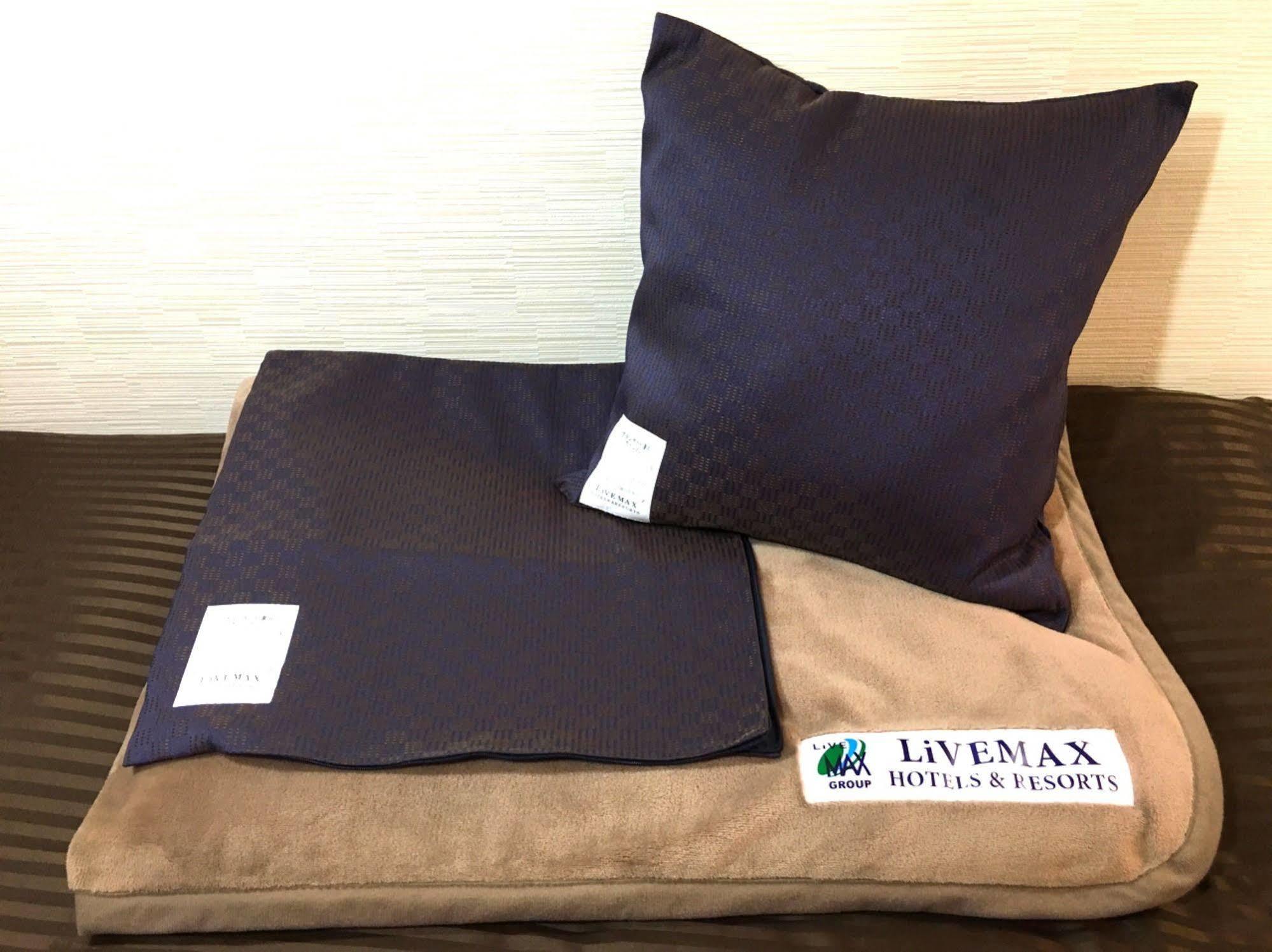 סואיטה Hotel Livemax Budget Esaka מראה חיצוני תמונה